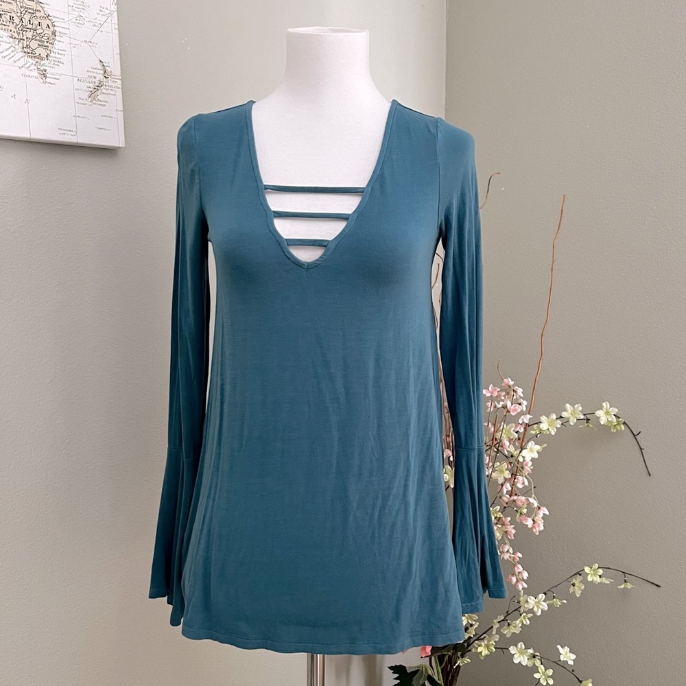 AE Flounce Sleeve Top